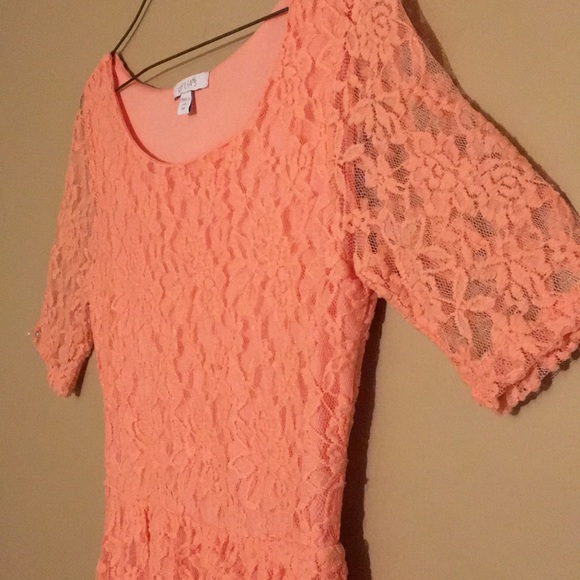 Dress - Picture 3 of 4